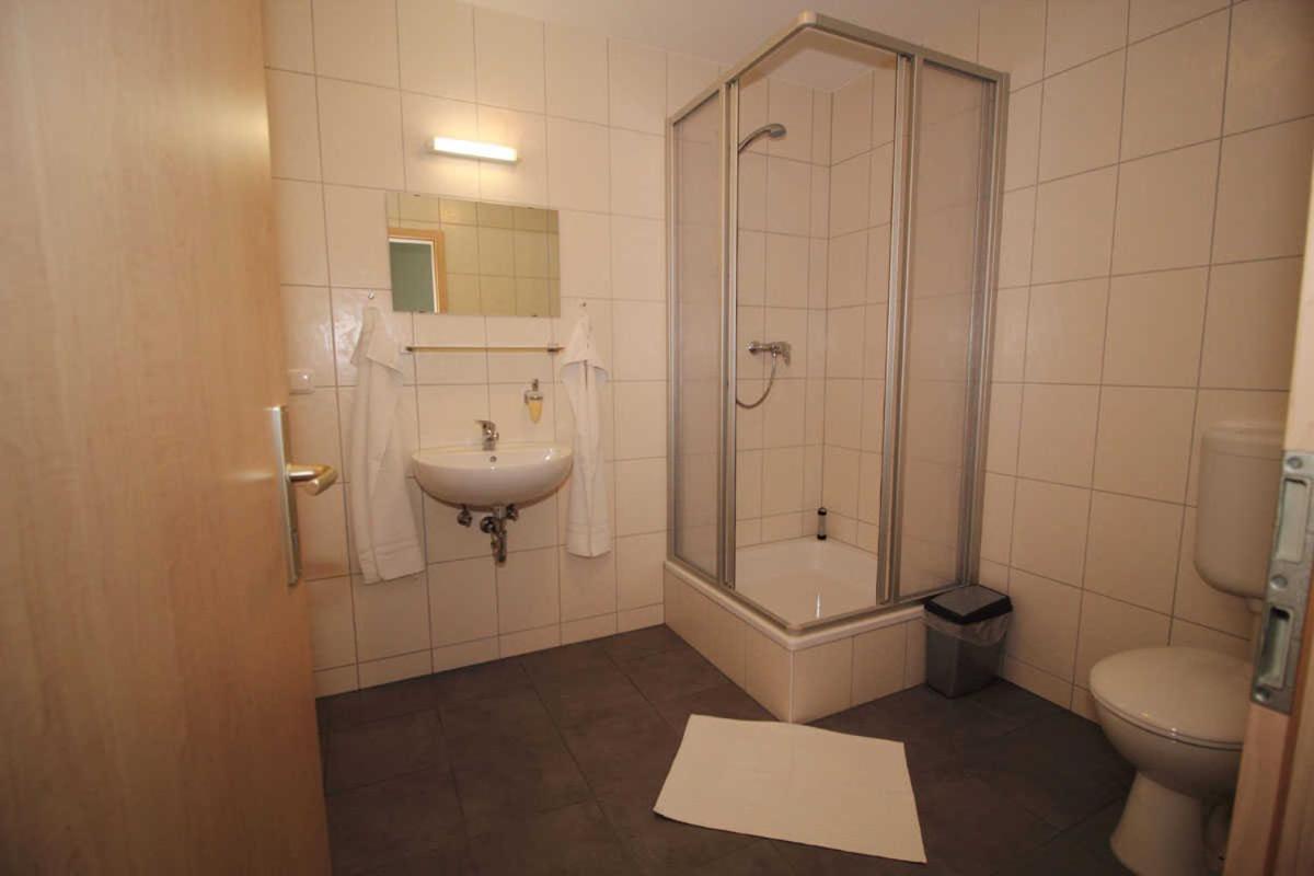 Ferienwohnung Kutterfisch Kajüten direkt im Stadthafen Sassnitz Exterior foto